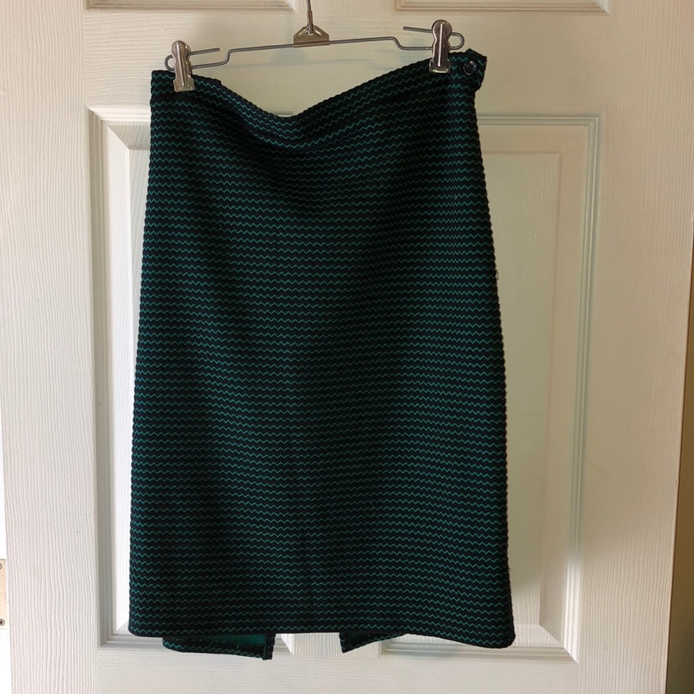 Black pencil skirt with green zig zag